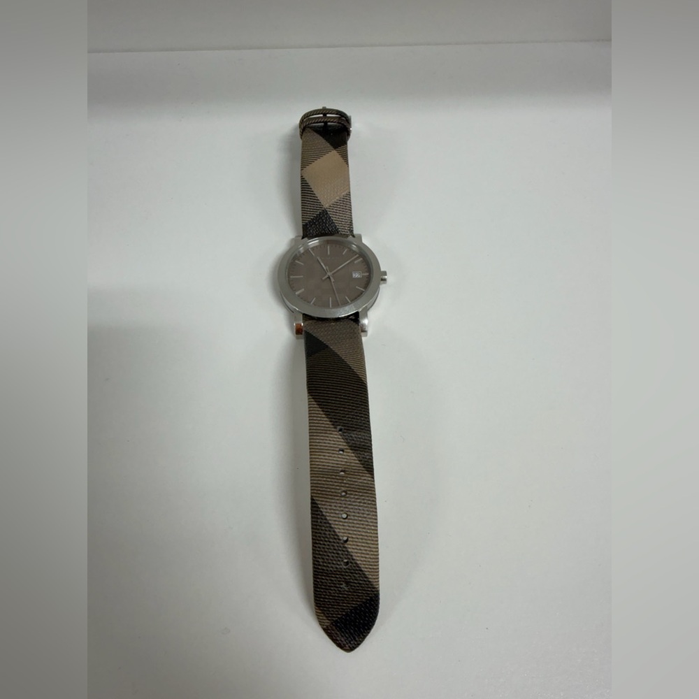 Authentic Burberry Classic Check Plaid Strap Watch Silver Tone Date Swiss Style - Picture 3 of 14